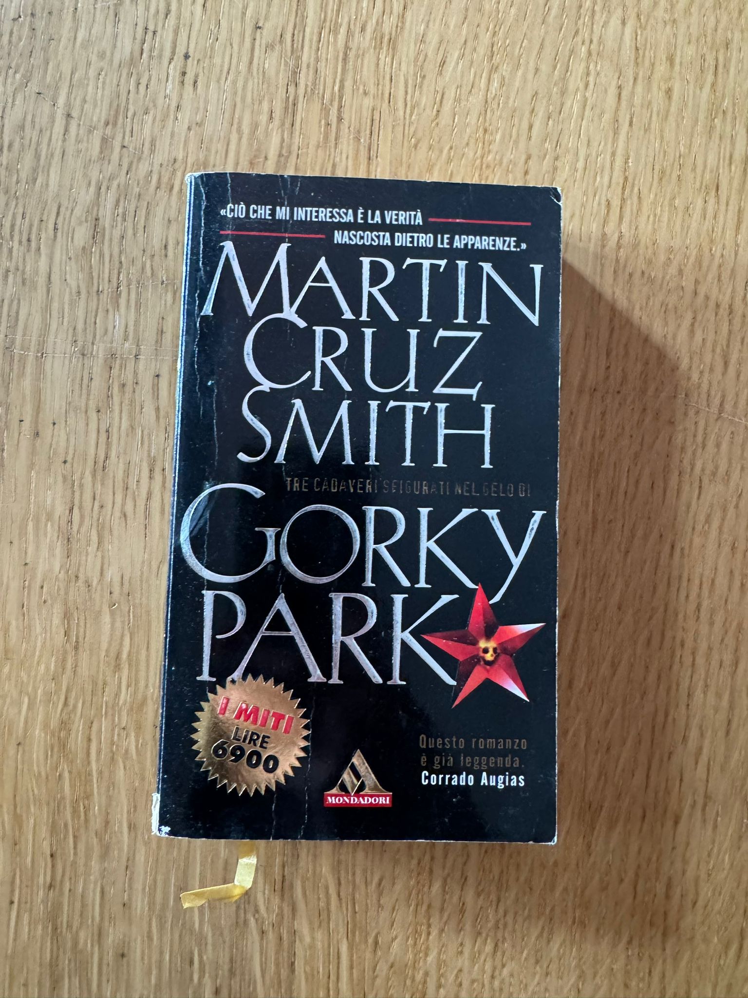TRE CADAVERI SFIGURATI NEL GELO DI GORKY PARK - Martin Cruza Smith - MONDADORI 